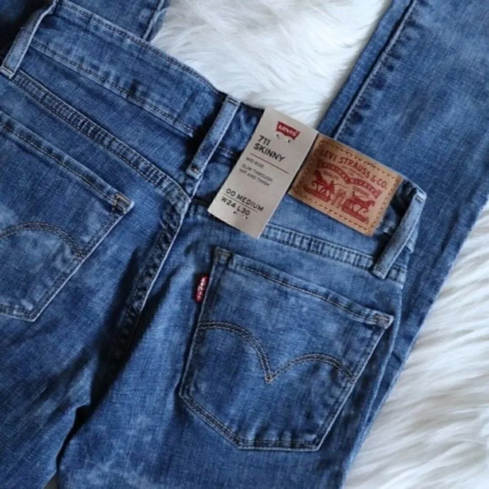 NWT Levis 711 Mid Rise Medium Wash Skinny Jeans Size 24 Watercolor Print